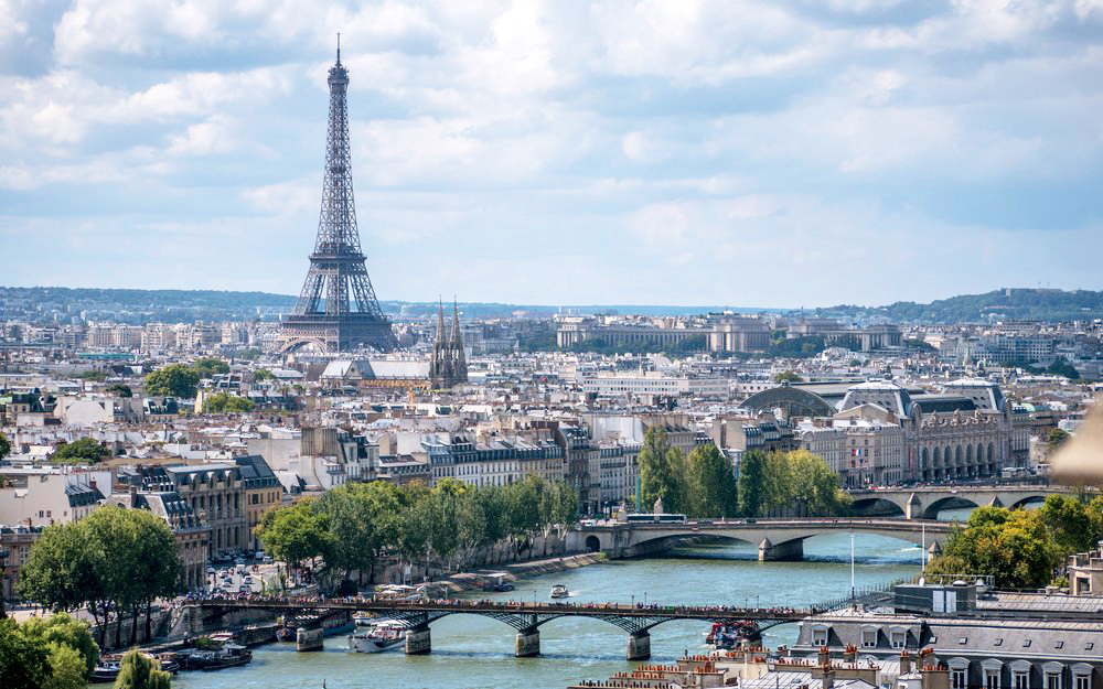 French Dream, American Reality: When Expatriate Expectations Meet Cultural Challenges