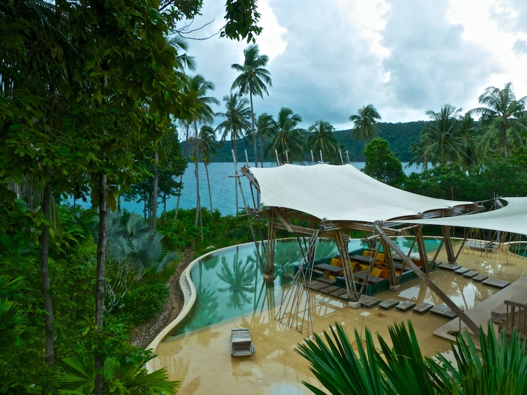 Waiters Zip-Line Your Breakfast in Thailand’s Most Theatrical Restaurant