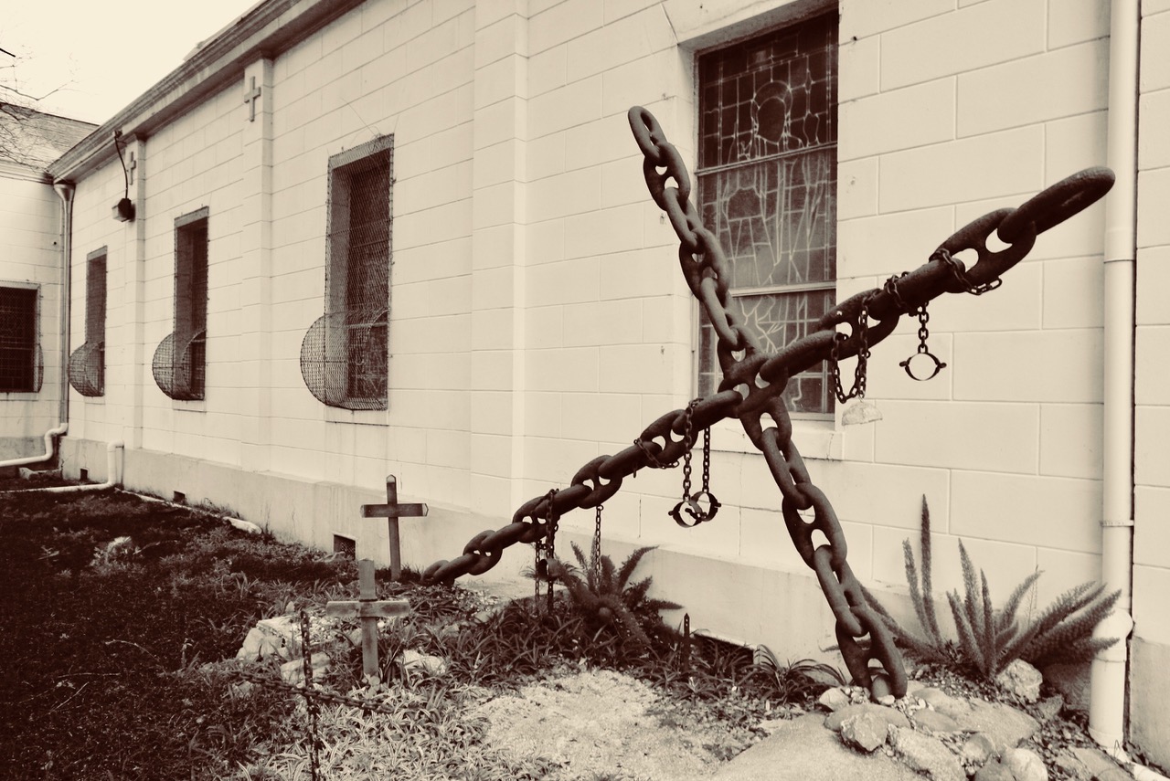 The cemetery tour that reveals voodoo history tourists never see