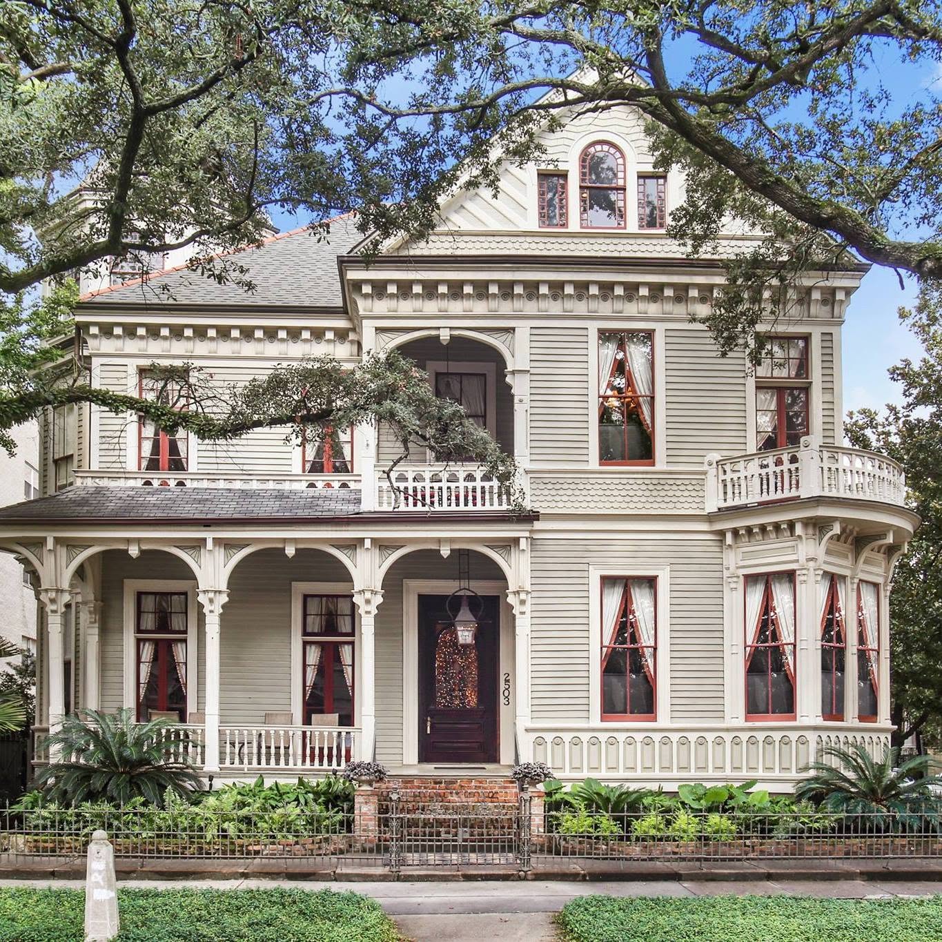 The Balcony on the Avenue: Watch the Streetcars Roll Past from This Historic Uptown Porch