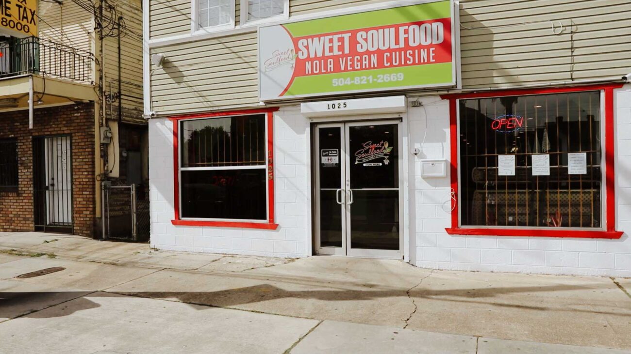 The Iron Skillet Secret: Why This Treme Kitchen Is the Ultimate Litmus Test for Real Smothered Okra